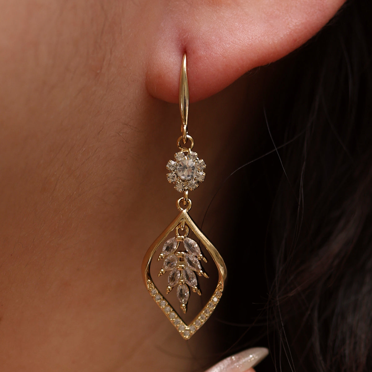Vine drop sparkle hook earrings-1